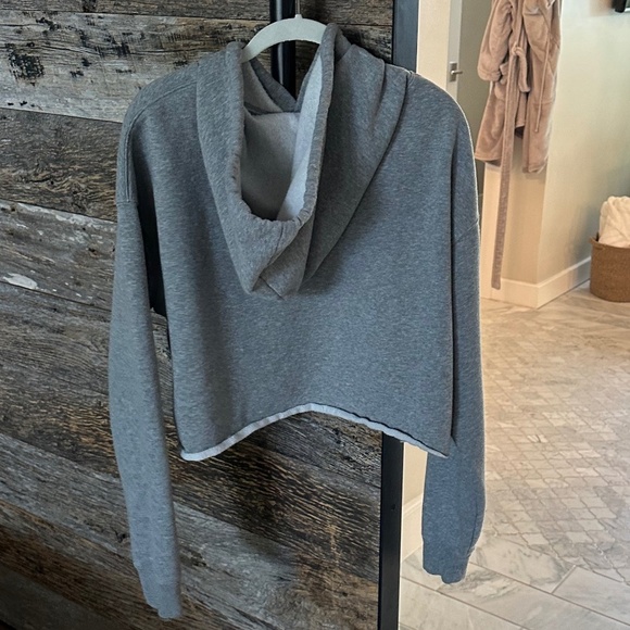 Wild Fable Cropped Hooded Sweatshirt in Heather Gray - Picture 3 of 8